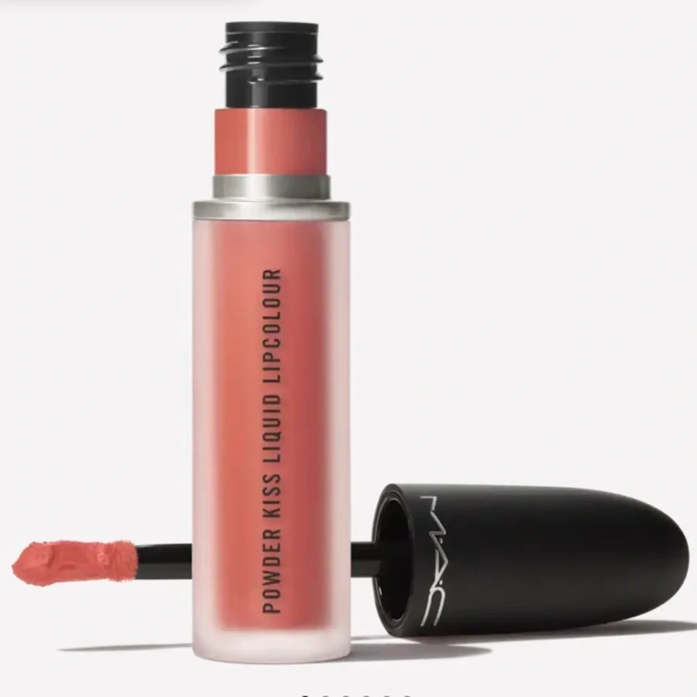 MAC Powder Kiss Liquid Lipcolour Mull it Over
